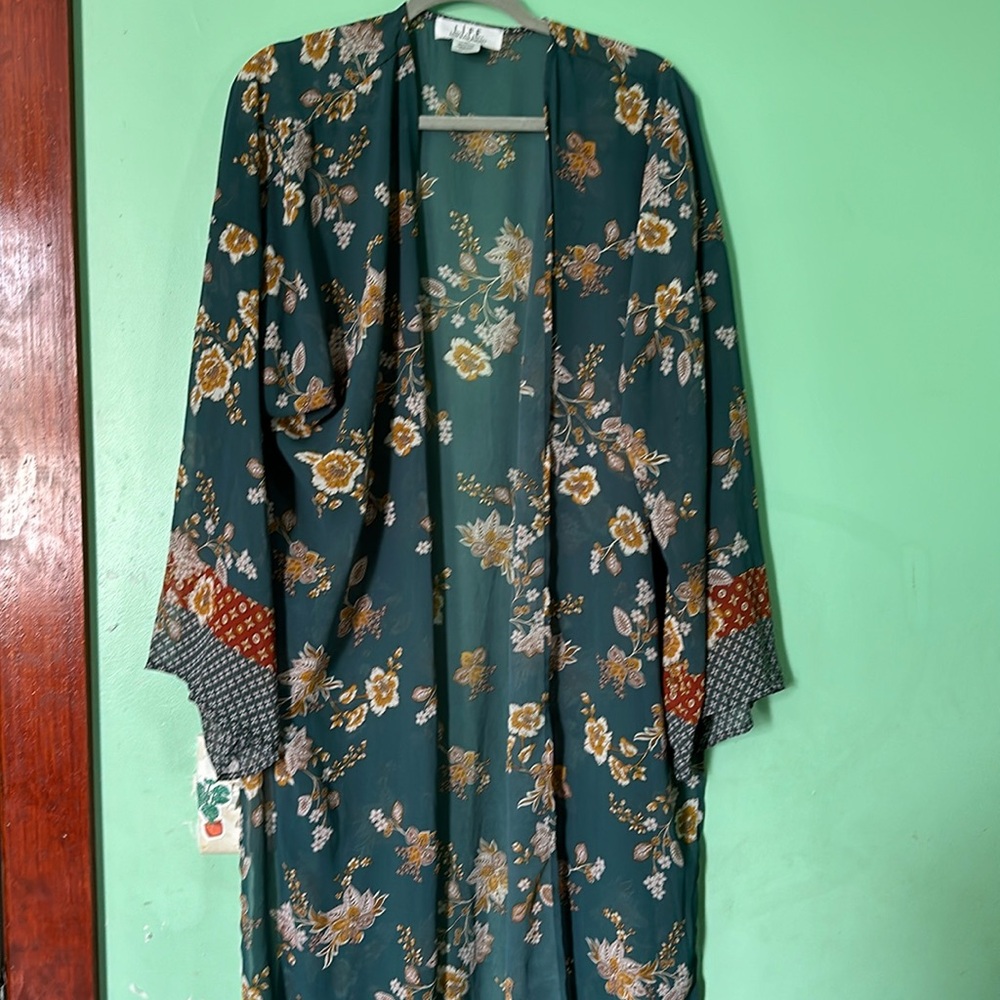 teal floral kimono and short set - both are XL